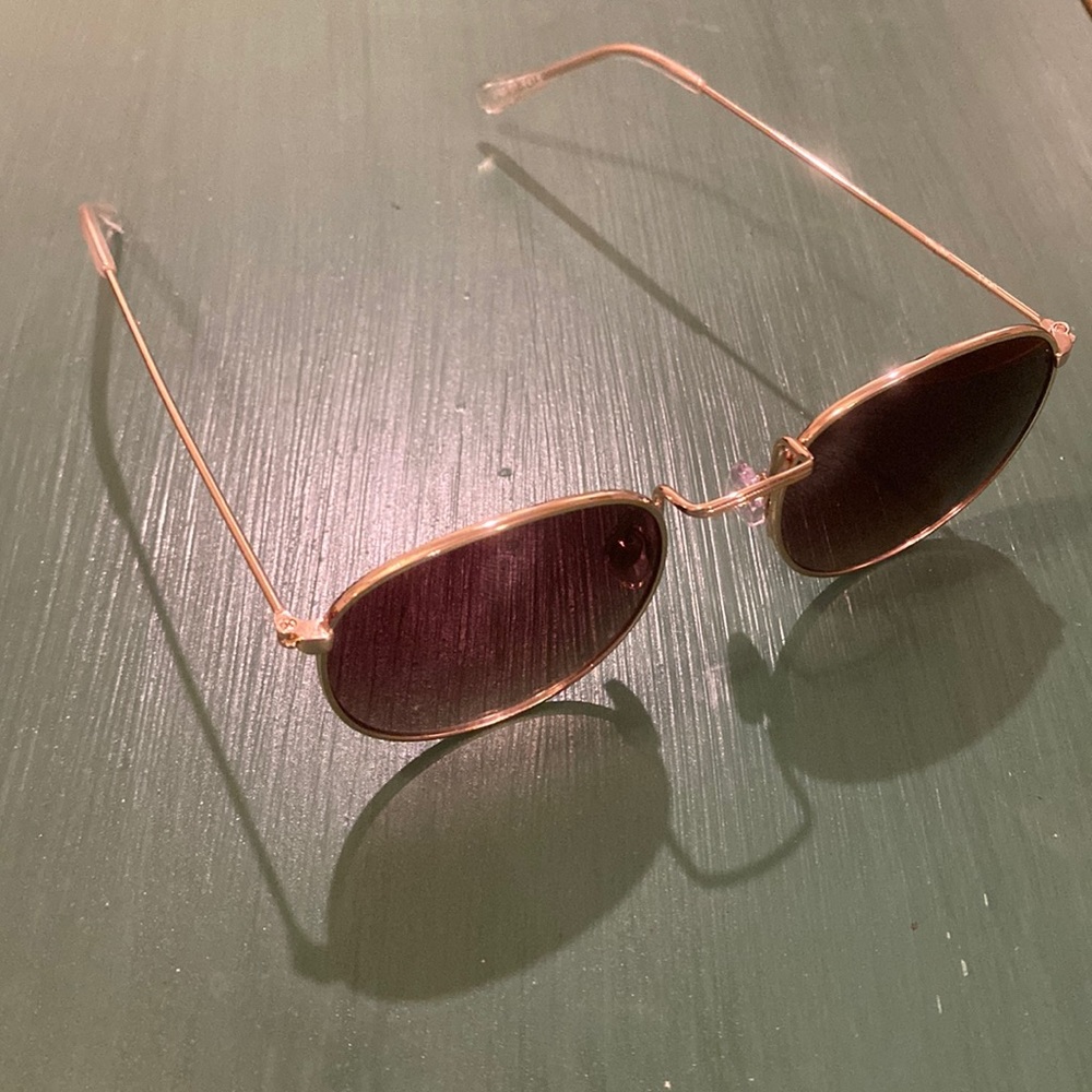 Aviator Sunglasses with brown tint lenses